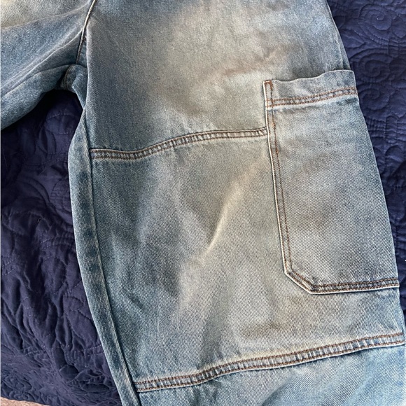 BDG Relaxed Fit Jeans in Blue and Tan - Picture 8 of 14